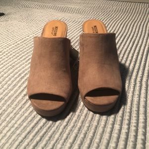 ✨NEW✨ Taupe Heels